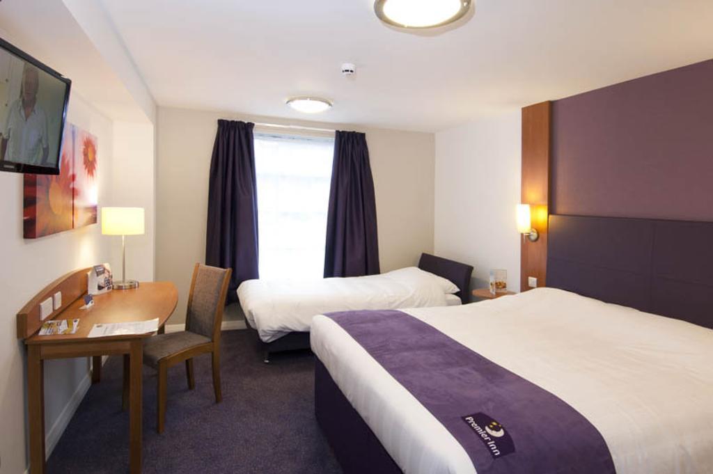 Premier Inn Falkirk Central Camelon Room photo